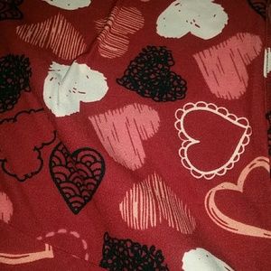 LuLaroe heart leggings tall and curvy